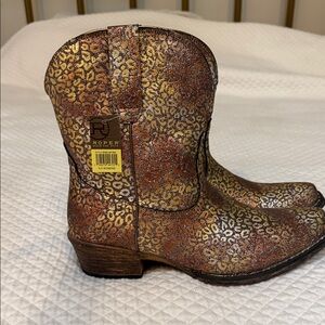 Roper Metallic Leopard Print Boots